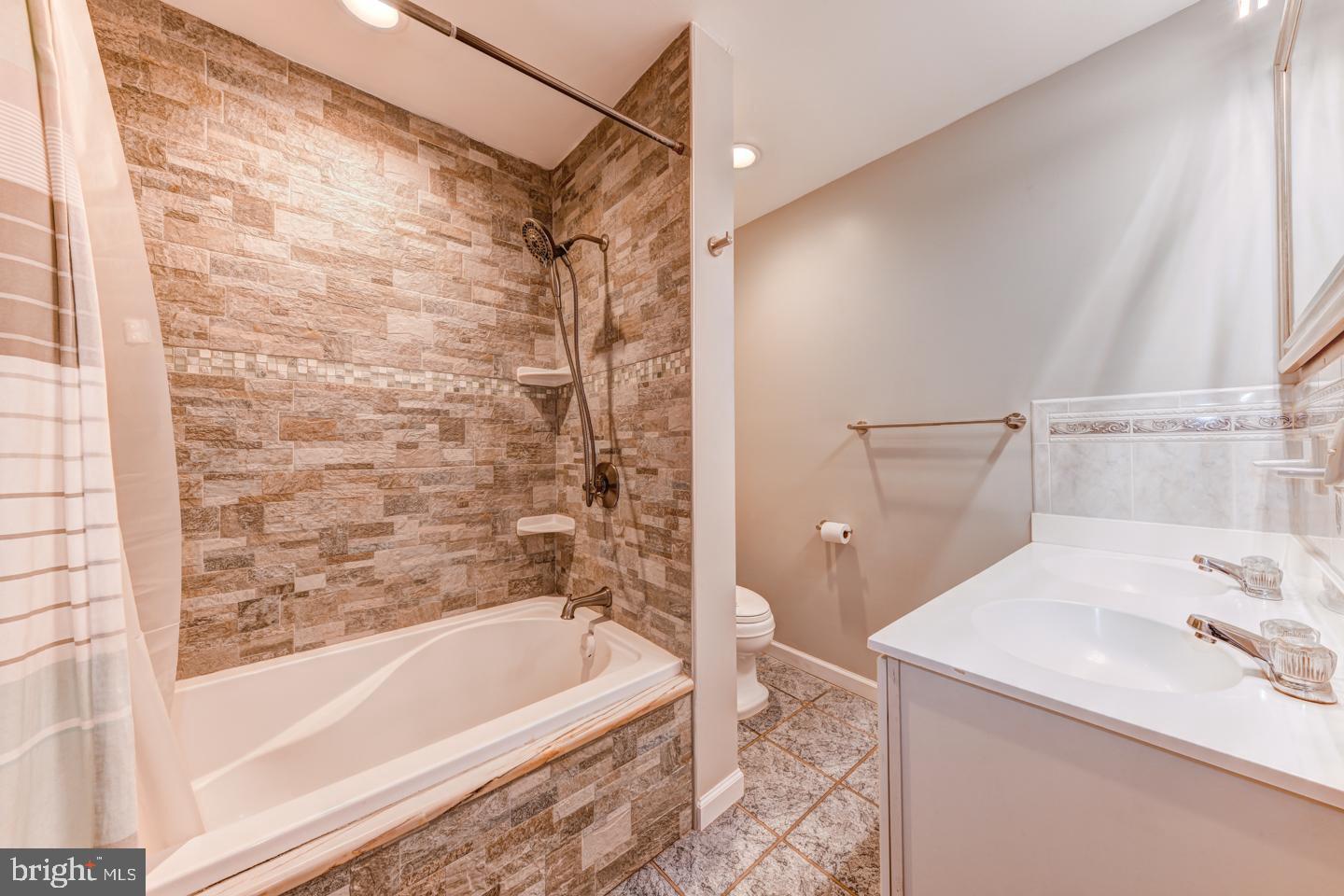 32 Blue Ridge Drive Levittown, PA 19057 - Photo 20 of 25 Gallery Image 20