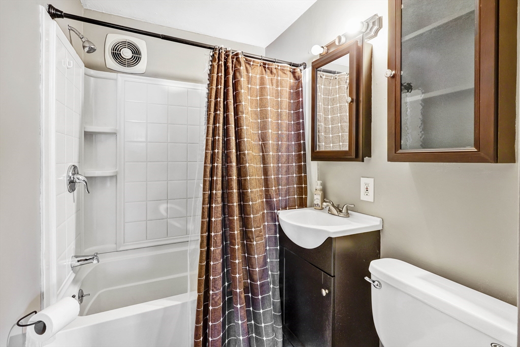 232 East Street Springfield, MA 01104 - Photo 19 of 34
