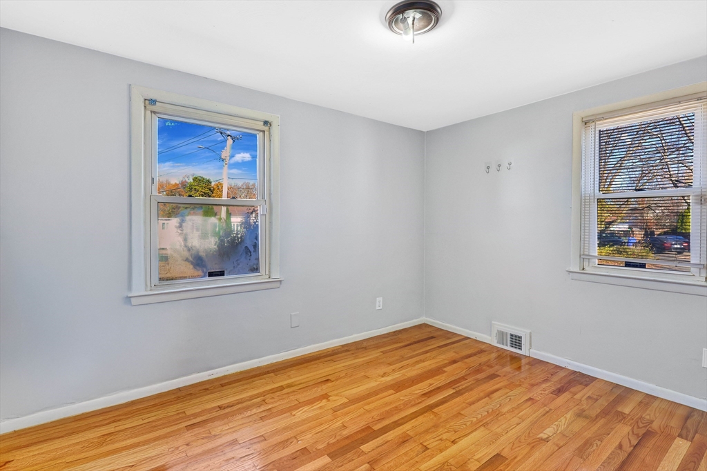 232 East Street Springfield, MA 01104 - Photo 20 of 34