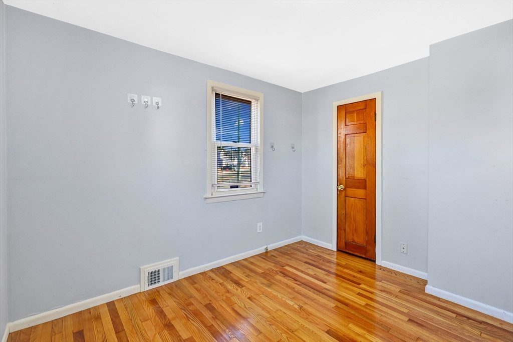 232 East Street Springfield, MA 01104 - Photo 21 of 34