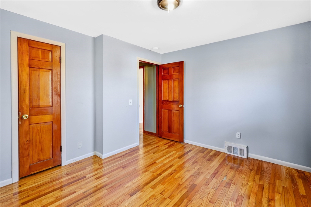 232 East Street Springfield, MA 01104 - Photo 22 of 34