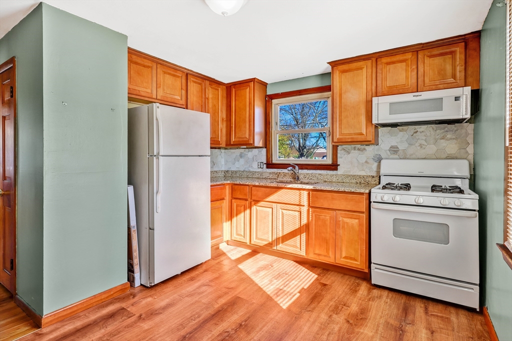 232 East Street Springfield, MA 01104 - Photo 7 of 34