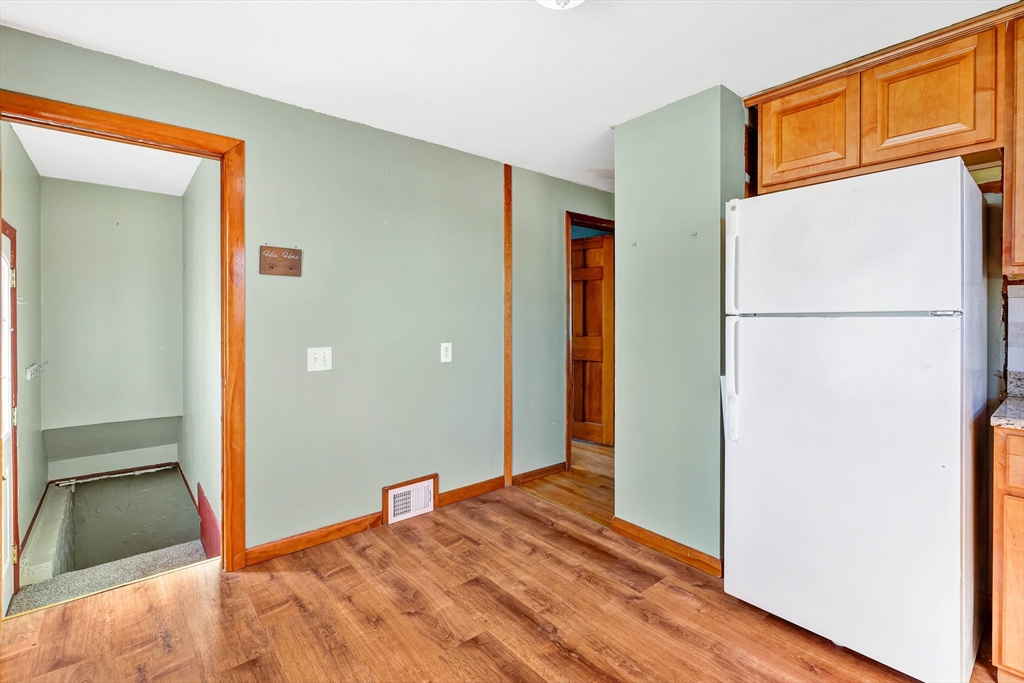 232 East Street Springfield, MA 01104 - Photo 8 of 34