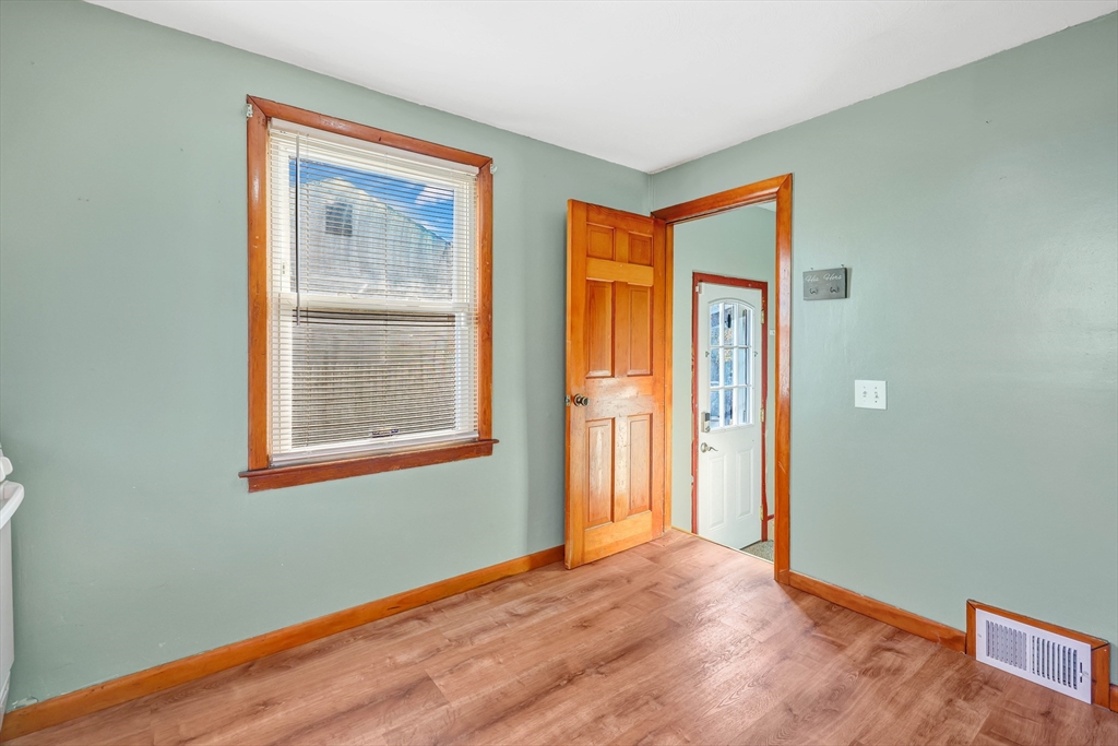 232 East Street Springfield, MA 01104 - Photo 9 of 34