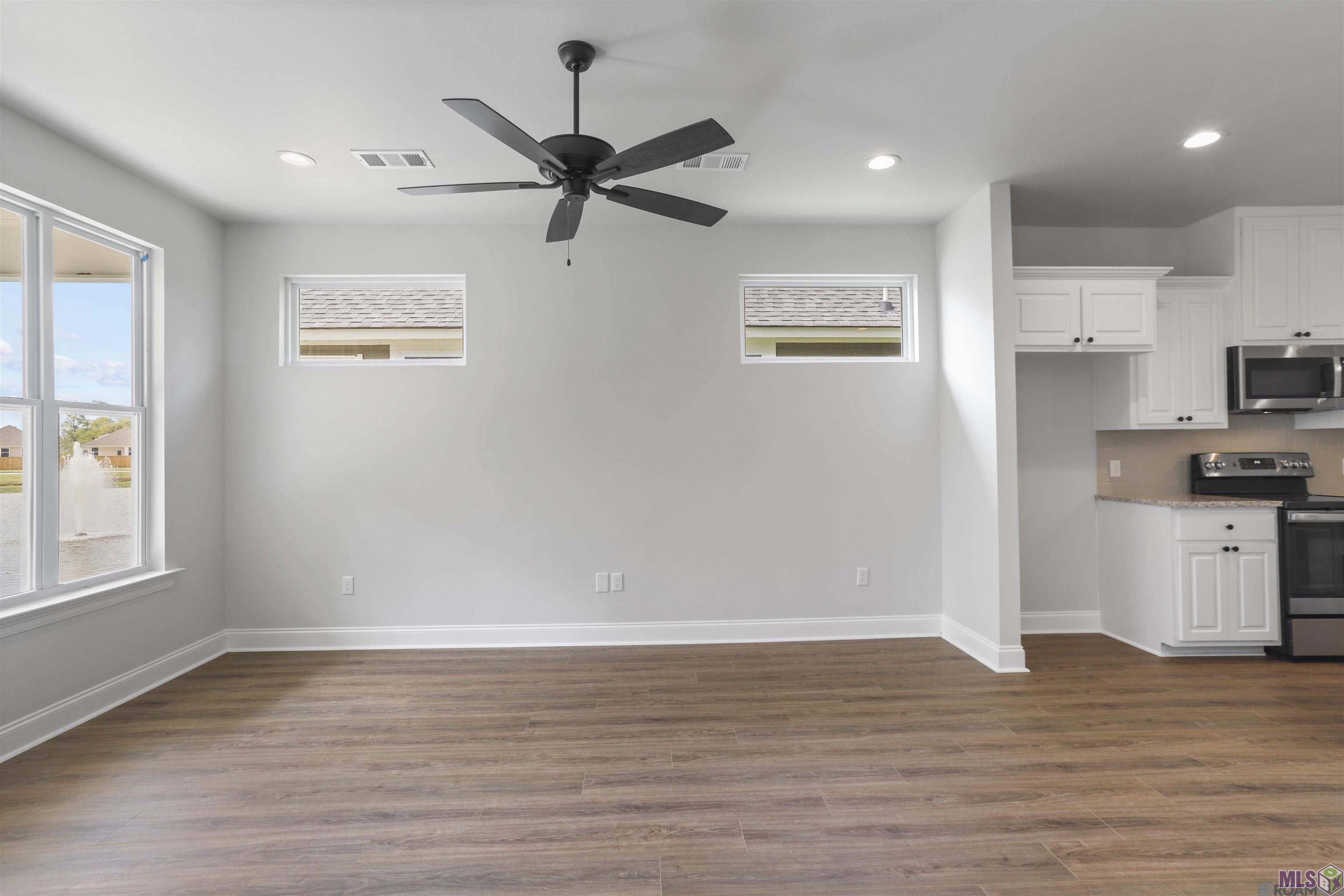 8722 Edgewater Drive Baton Rouge, LA 70820 - Photo 2 of 15 Living room