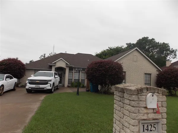 $285,000 | 1425 Nottingham Drive, Kaufman, TX 75142