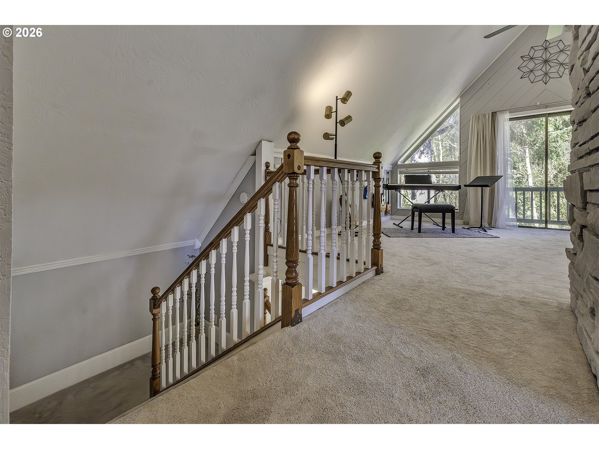 34049 West Campbell Loop Seaside, OR 97138 - Photo 23 of 48 a view of entryway and hall