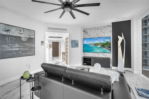 $1,295,000 | 333 Las Olas Way, Unit 1207, Fort Lauderdale, FL 33301