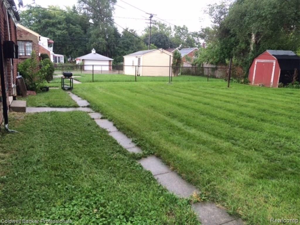 16502 East Eight Mile Road Detroit, MI 48205 - Photo 18 of 30 18.JPG