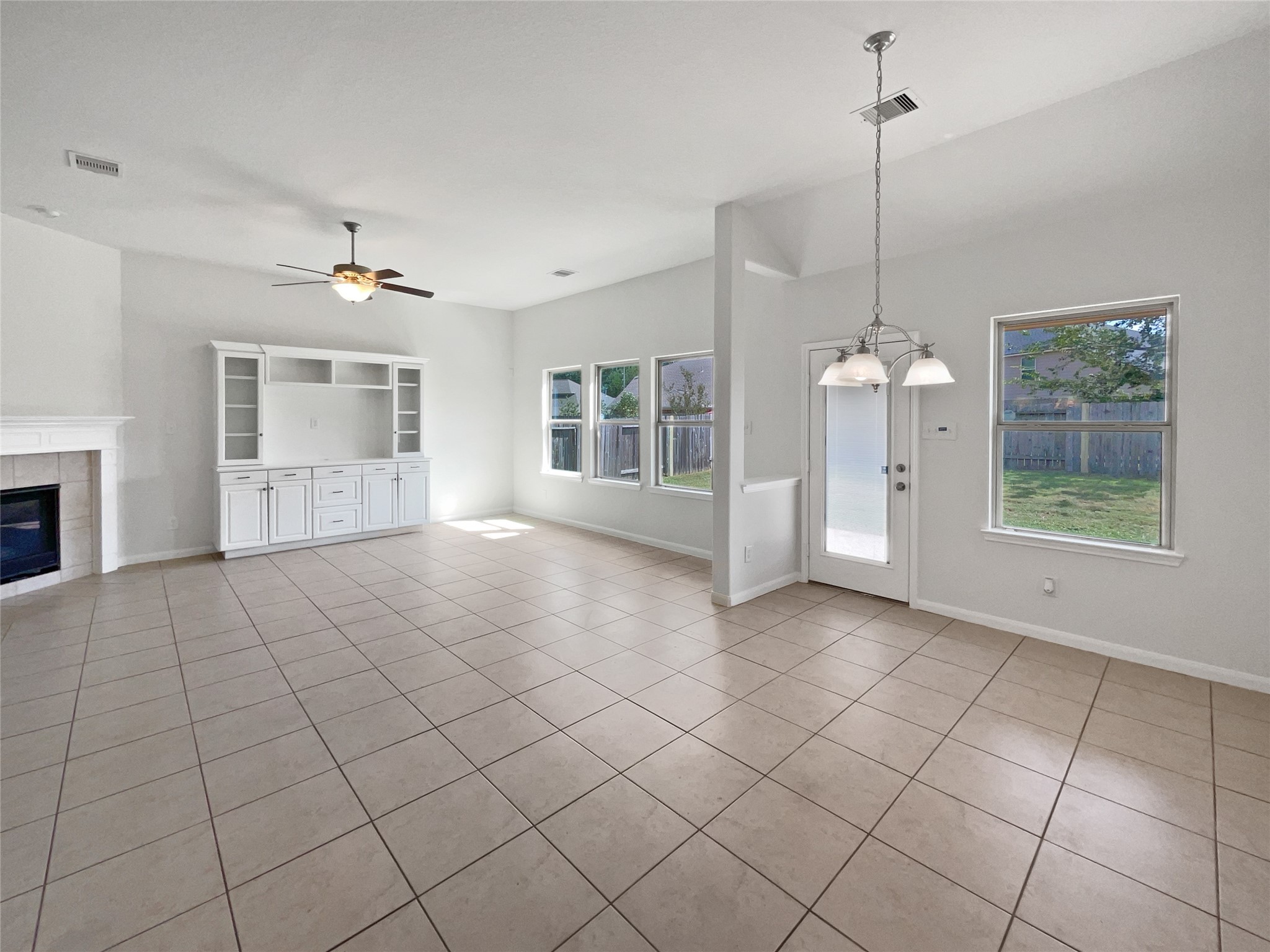 7323 Collins Manor Drive Spring, TX 77389 - Photo 11 of 22 a view of an empty room with a window