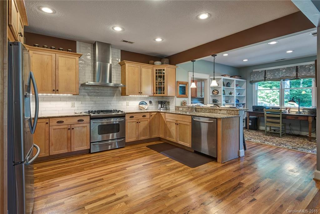 194 Dotson Road Fairview, NC 28730 - Photo 11 of 36 Gallery Image 11