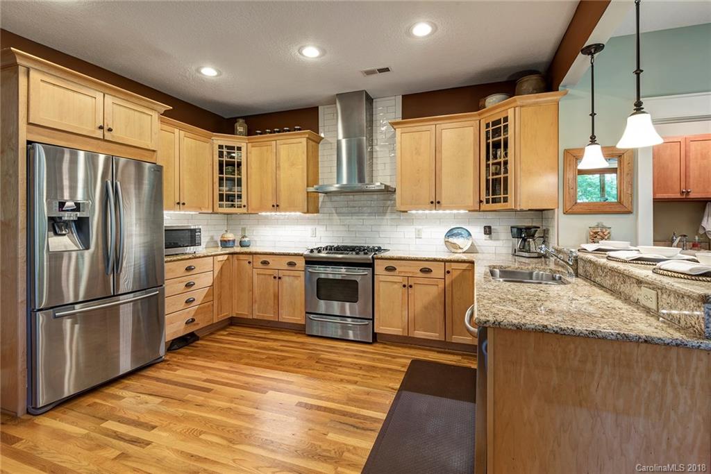 194 Dotson Road Fairview, NC 28730 - Photo 12 of 36 Gallery Image 12