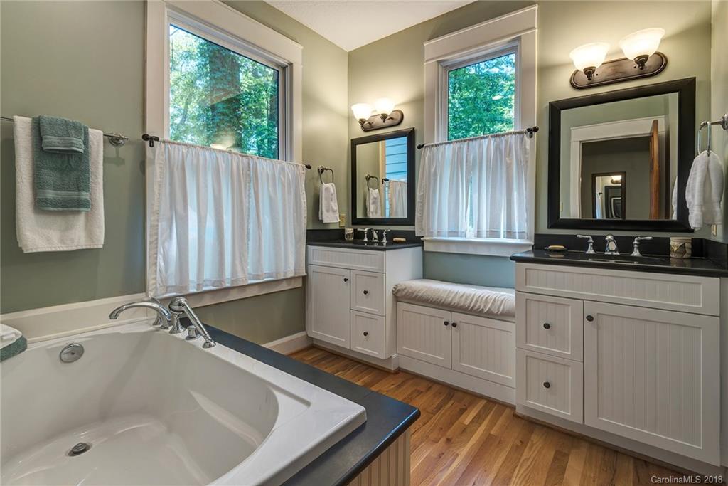 194 Dotson Road Fairview, NC 28730 - Photo 19 of 36 Gallery Image 19