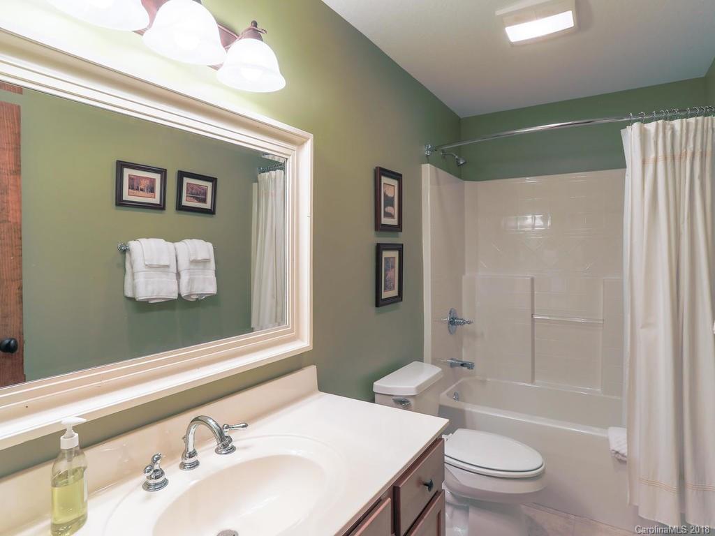 194 Dotson Road Fairview, NC 28730 - Photo 25 of 36 Gallery Image 25