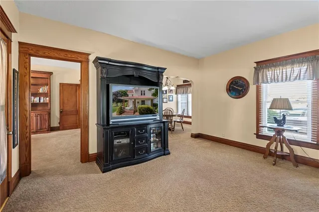 $1,900,000 | 604 North Buckner Tarsney Road, Buckner, MO 64016