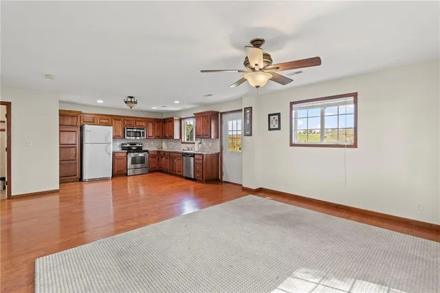 $1,900,000 | 604 North Buckner Tarsney Road, Buckner, MO 64016