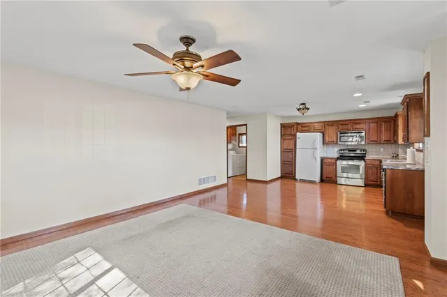 $1,900,000 | 604 North Buckner Tarsney Road, Buckner, MO 64016