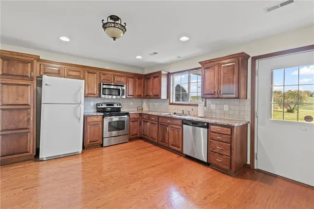 $1,900,000 | 604 North Buckner Tarsney Road, Buckner, MO 64016