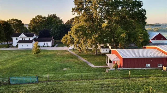 $1,900,000 | 604 North Buckner Tarsney Road, Buckner, MO 64016