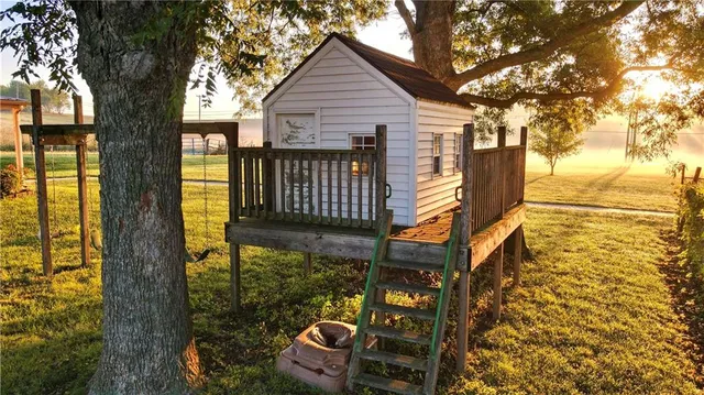 $1,900,000 | 604 North Buckner Tarsney Road, Buckner, MO 64016