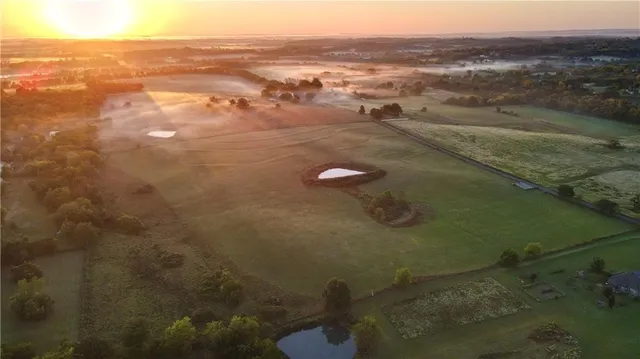 $1,900,000 | 604 North Buckner Tarsney Road, Buckner, MO 64016