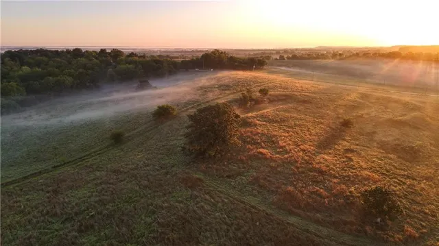 $1,900,000 | 604 North Buckner Tarsney Road, Buckner, MO 64016