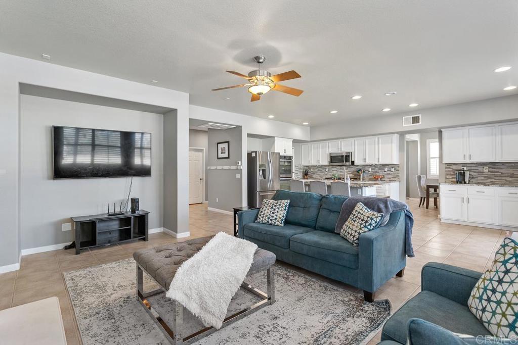 1071 Greenway Road Oceanside, CA 92057 - Photo 14 of 43