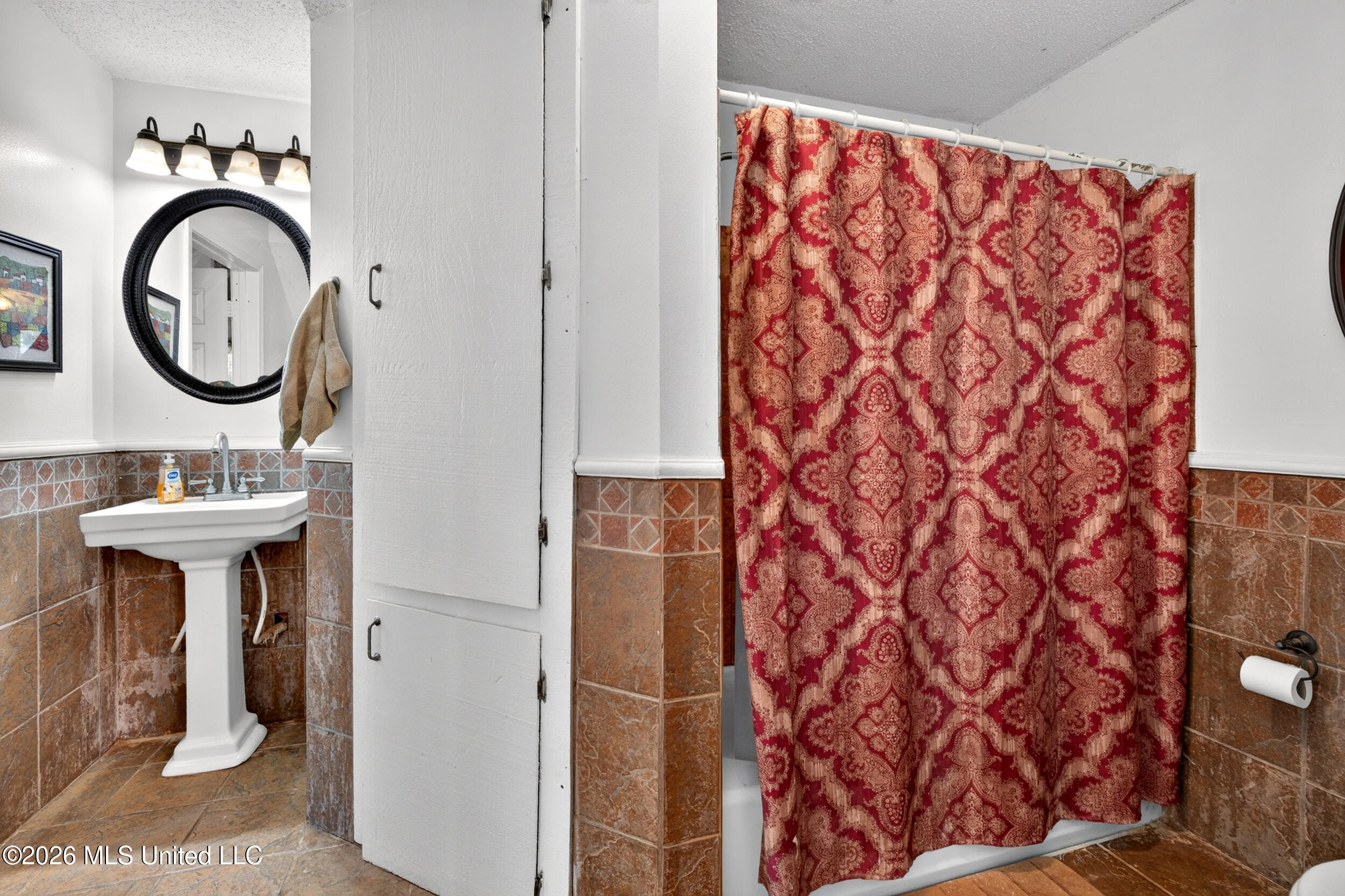 574 Slade Woodward Road Poplarville, MS 39470 - Photo 28 of 106 28_primarybathroom