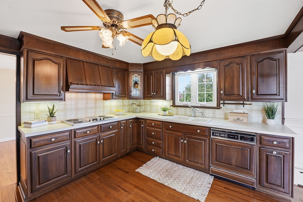 35 Richmond Road Ludlow, MA 01056 - Photo 9 of 41