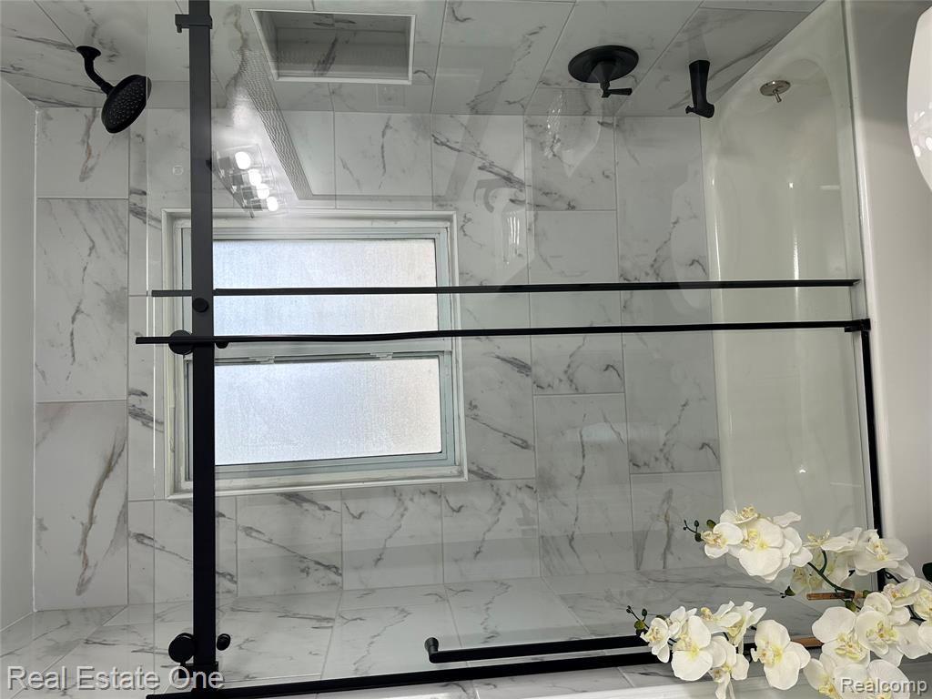 4348 Martin Road Warren, MI 48092 - Photo 14 of 24 Gallery Image 14