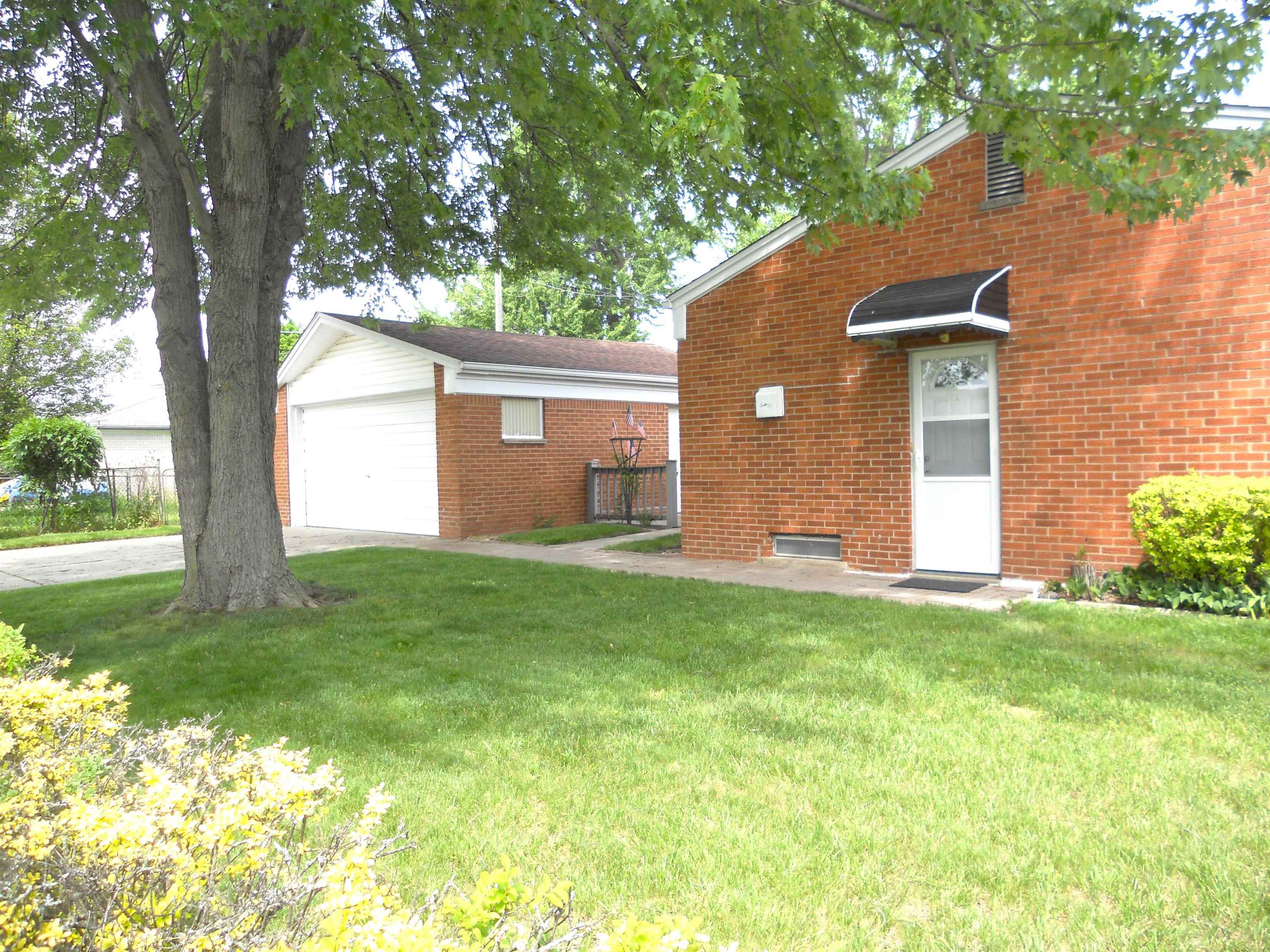 2015 Tarry Drive Sterling Heights, MI 48310 - Photo 35 of 51 50143329-f8e95ff5-8e43-4bf1-952d-19ec86686257.JPG