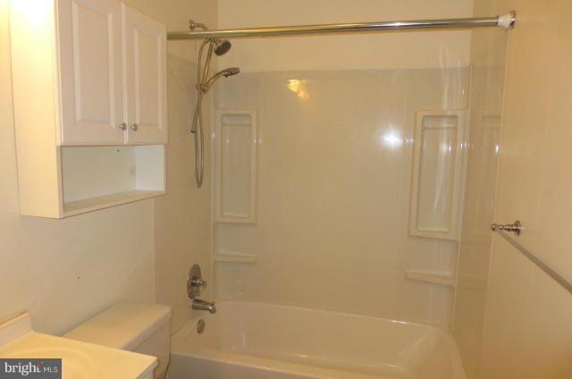 5506 Force Road Baltimore, MD 21206 - Photo 4 of 18 a bathroom with a shower and a shower
