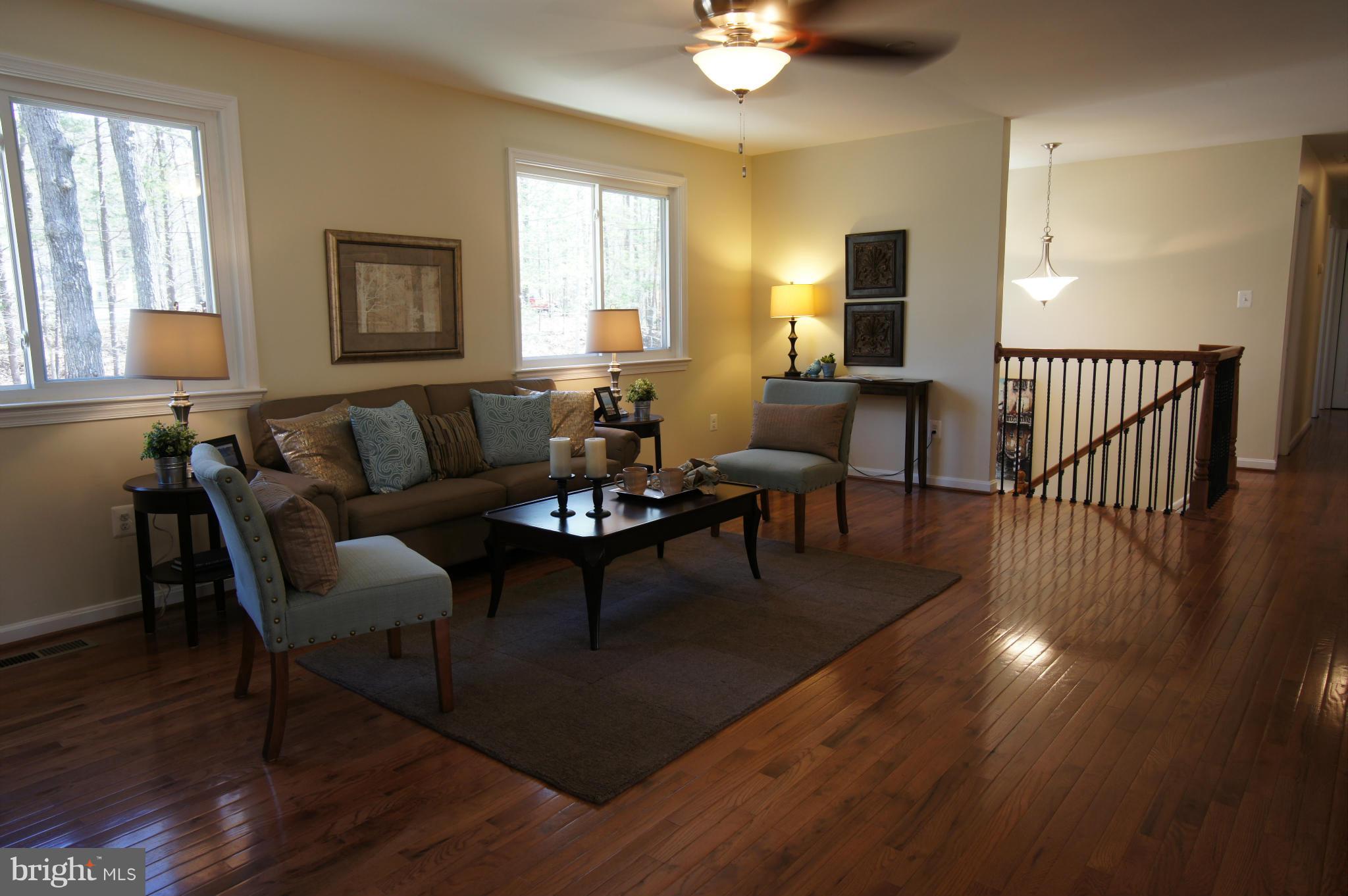 8058 Stillbrooke Road Manassas, VA 20112 - Photo 7 of 27 Living Room