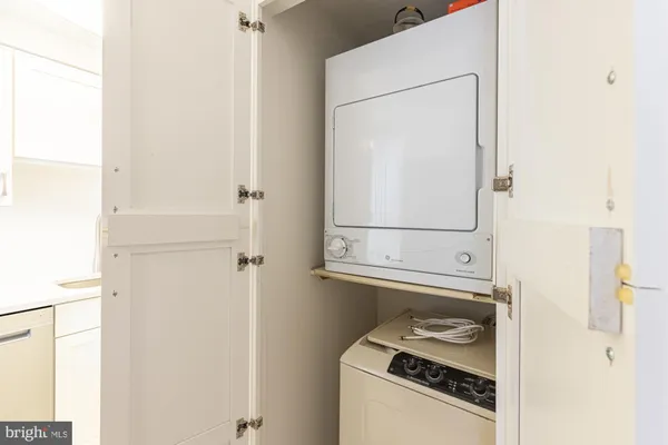 $2,850 | 125 North Lee Street, Unit DH207, Alexandria, VA 22314