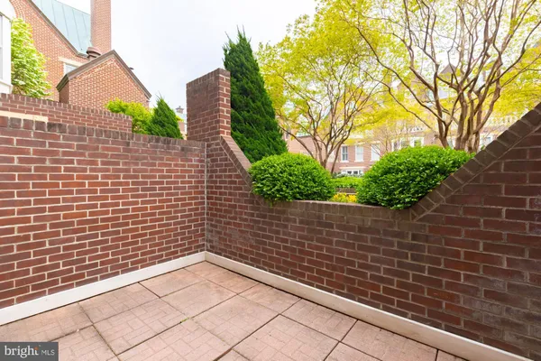 $2,850 | 125 North Lee Street, Unit DH207, Alexandria, VA 22314