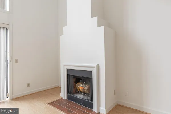 $2,850 | 125 North Lee Street, Unit DH207, Alexandria, VA 22314
