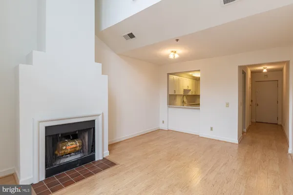 $2,850 | 125 North Lee Street, Unit DH207, Alexandria, VA 22314