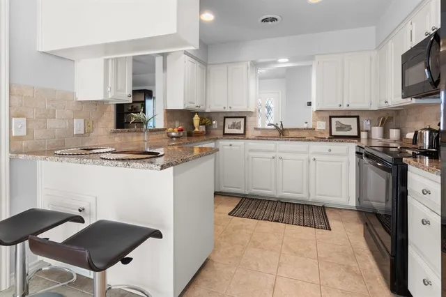 $529,500 | 2002 Harwell Street, Grapevine, TX 76051