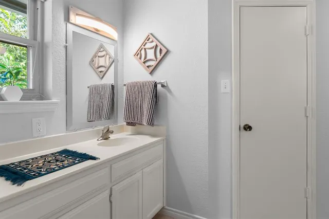 $529,500 | 2002 Harwell Street, Grapevine, TX 76051