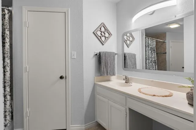 $529,500 | 2002 Harwell Street, Grapevine, TX 76051