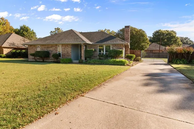 $529,500 | 2002 Harwell Street, Grapevine, TX 76051