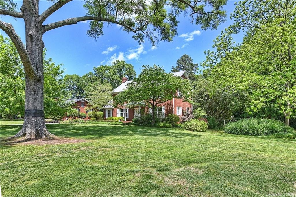 3611 Providence Road Charlotte, NC 28211 - Photo 5 of 32 Gallery Image 5