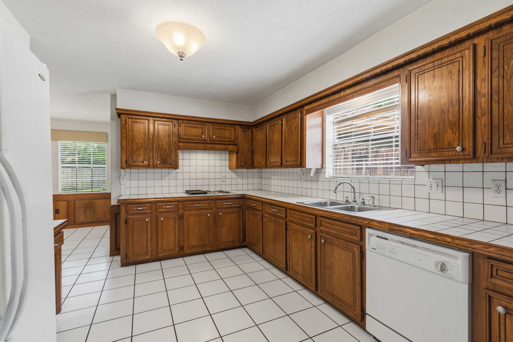 3422 Candlewisp Drive Spring, TX 77388 - Photo 11 of 50 KITCHEN - Plenty of storage space in this kitchen.