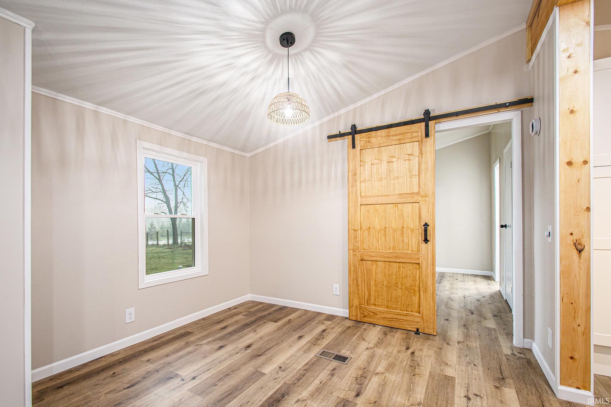 54514 Buckeye Road Mishawaka, IN 46545 - Photo 3 of 29 Gallery Image 3