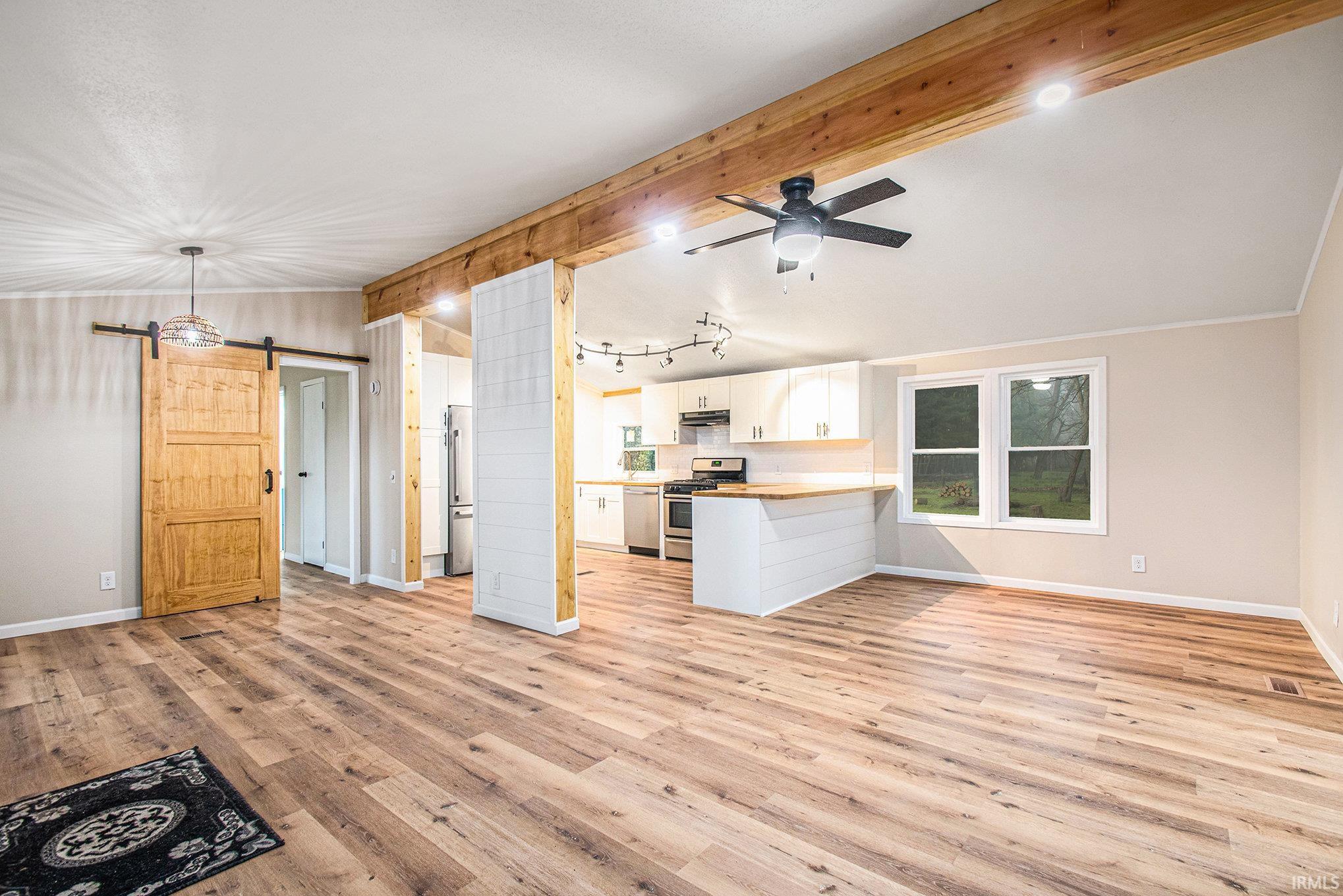 54514 Buckeye Road Mishawaka, IN 46545 - Photo 4 of 29 Gallery Image 4