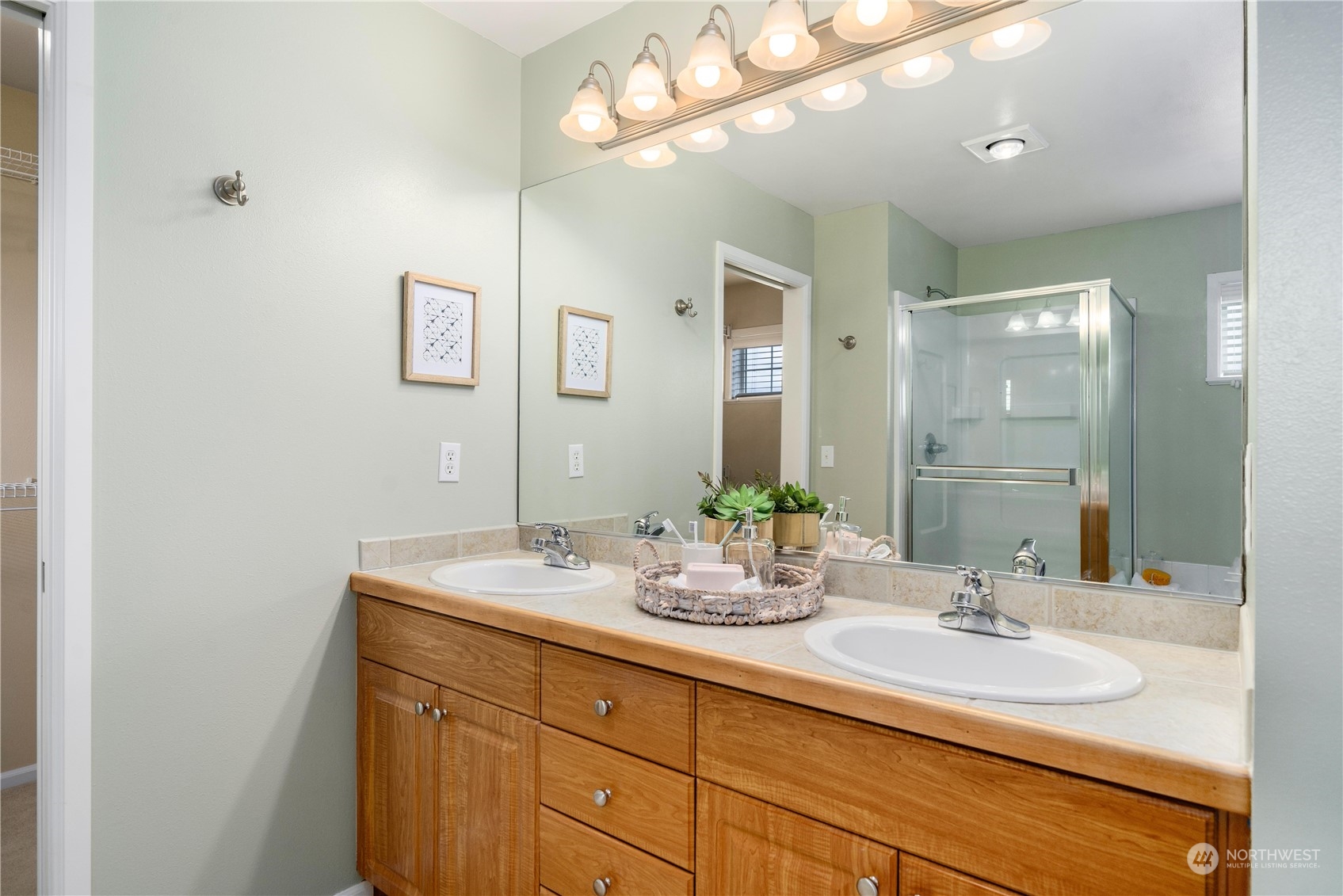 16902 Woodside Drive Southeast Renton, WA 98058 - Photo 15 of 30 Gallery Image 15