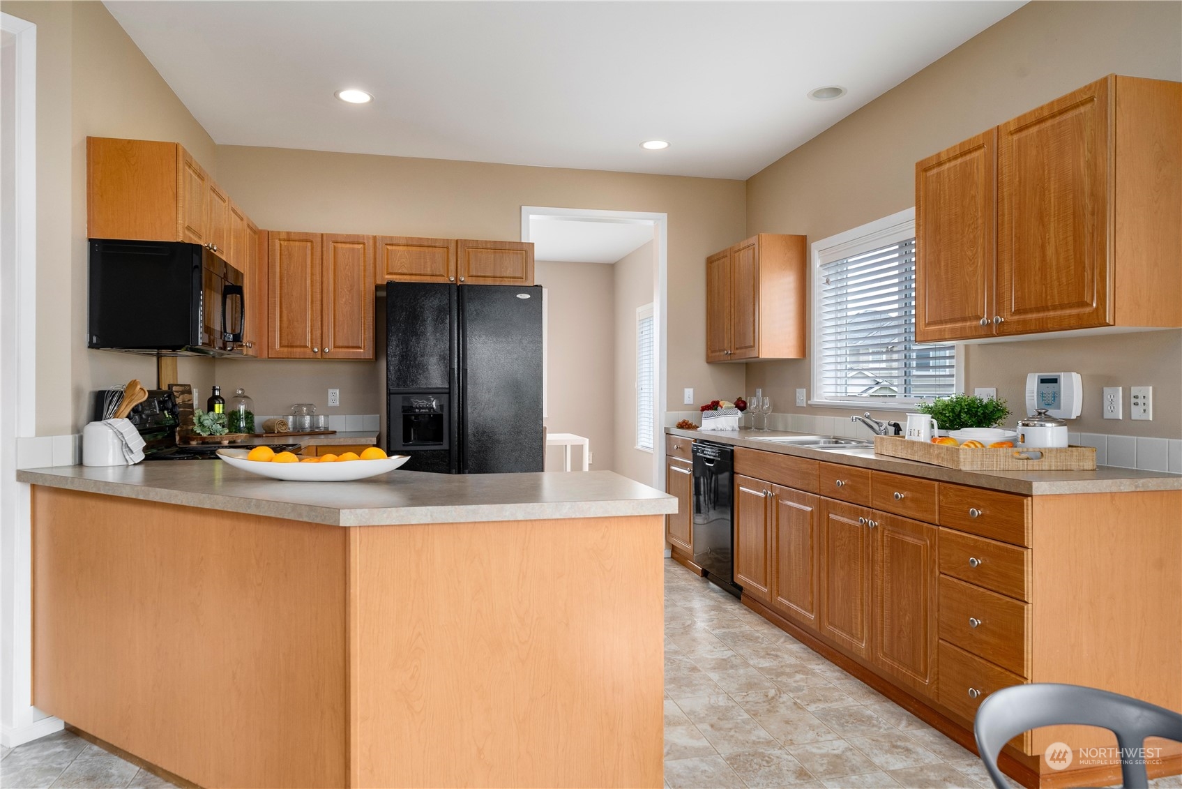 16902 Woodside Drive Southeast Renton, WA 98058 - Photo 7 of 30 Gallery Image 7