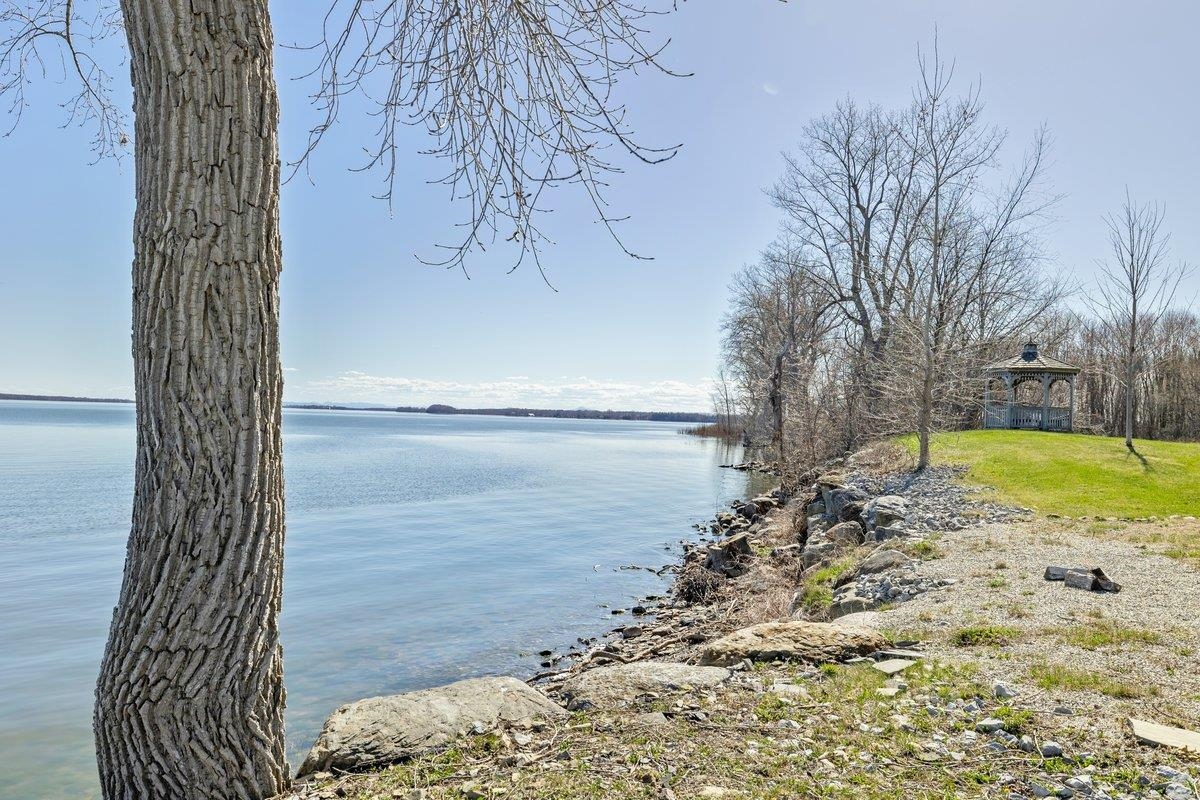 431 McGregor Point Alburgh, VT 05440 - Photo 16 of 60