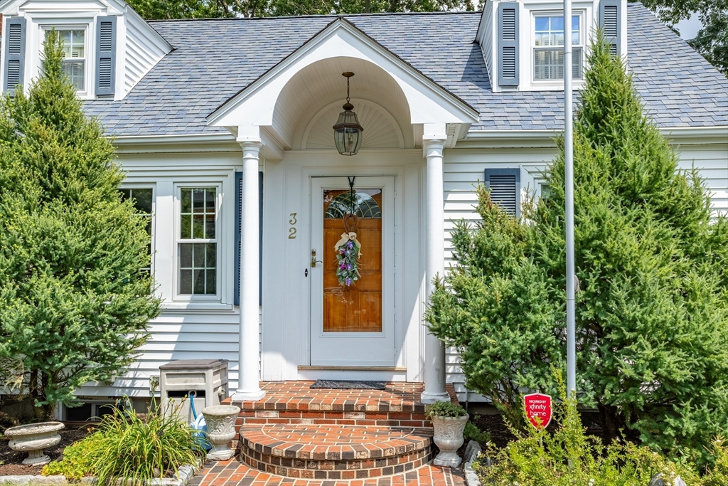 32 Melvin Road Arlington, MA 02474 - Photo 2 of 39 a front view of a house with outdoor space