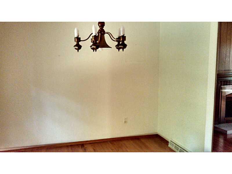 1485 Freeport Road Mars, PA 16046 - Photo 5 of 15 Dining Room.
